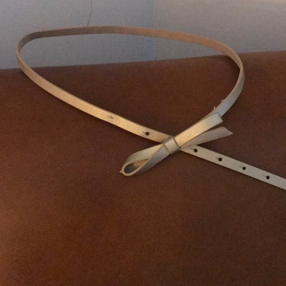 SALE Charming Charlie Light Gold Bow Belt - Picture 1 of 3
